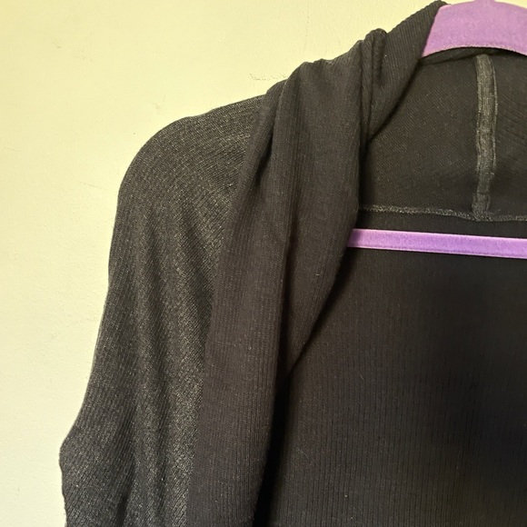 Lululemon Reversible Black/Grey Cardigan - Picture 6 of 7